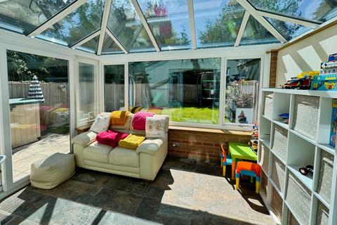 3 bedroom end of terrace house for sale, Trafalgar Close, Telford TF2