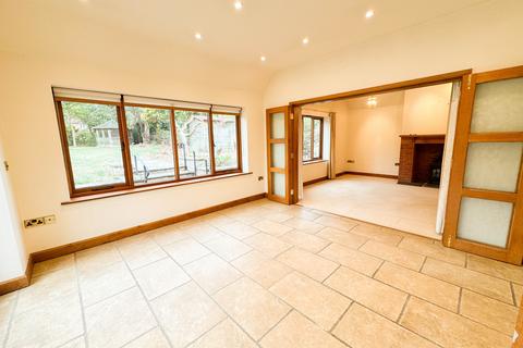 3 bedroom detached bungalow to rent, Froglands Lane, Cleeve Prior WR11