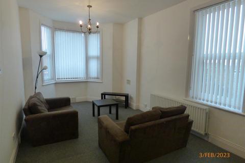 2 bedroom flat to rent, King Edward Place, Gateshead