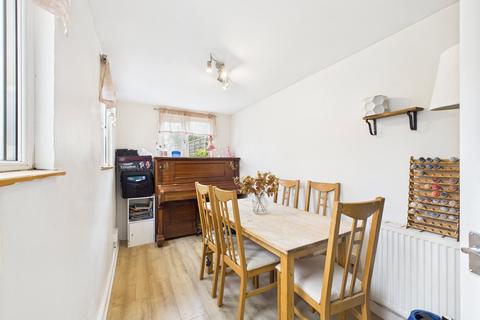 undefined, Milton Avenue, Gloucester, Gloucestershire, GL2