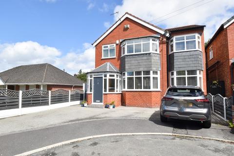 Warwick Drive, Urmston, M41