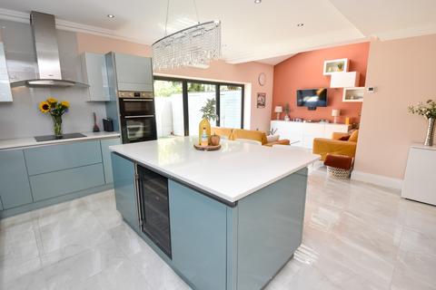 4 bedroom detached house for sale, Warwick Drive, Urmston, M41