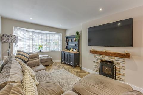 14 Sandringham Road, Wombourne, Wolverhampton, WV5 8EF