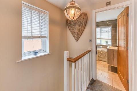 14 Sandringham Road, Wombourne, Wolverhampton, WV5 8EF