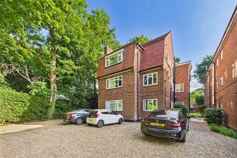 15, Lincoln Court Buckingham Road, Hampton, TW12 3JZ