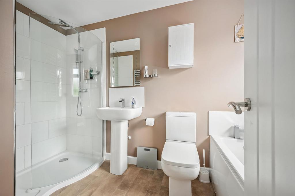Bedroom One - en-suite bathroom.jpg