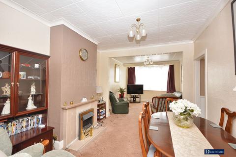 3 bedroom semi-detached house for sale, Milton Avenue, Hornchurch, RM12