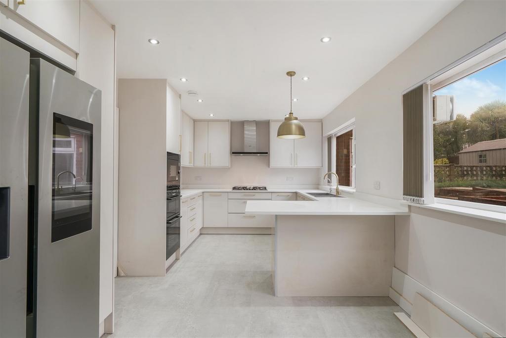 12 Kenelm Close - b1 S3 Xe Z5 MJs4 Ib UZVMi Z.jpg