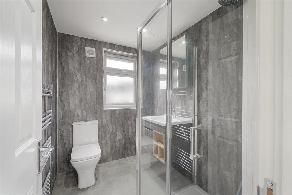 12 Kenelm Close - w4 IBa Soe2 N4pu KB1 Zgq C.jpg