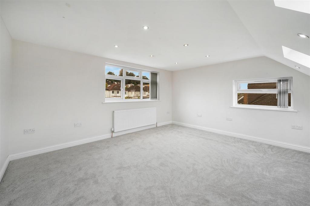 12 Kenelm Close - ZSh2k VSj9 PZQBF9 L415 Y.jpg