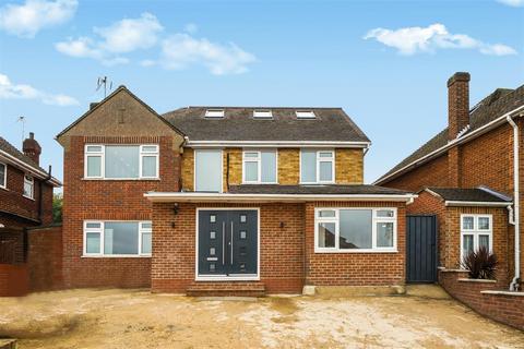 Kenelm Close, Harrow