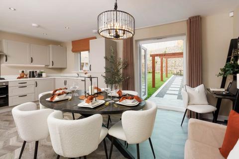 4 bedroom detached house for sale, Birchwood Road, Birkenshaw, BD11