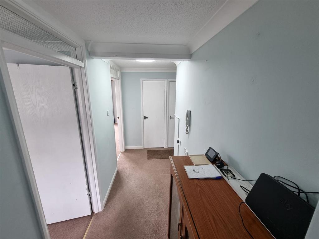 Hallway.jpg