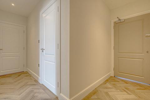 undefined, Broadway, Essex, SS9