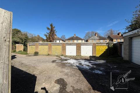 Garage for sale, Meadow Road, Gravesend