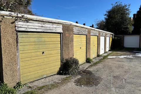 Garage for sale, Meadow Road, Gravesend