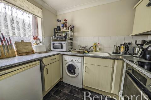 2 bedroom apartment for sale, Claremont Heights, Colchester, CO1