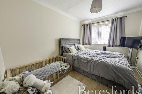 2 bedroom apartment for sale, Claremont Heights, Colchester, CO1
