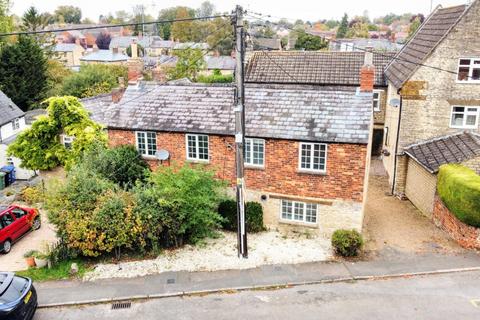 3 bedroom cottage for sale, The Leys, Roade, Northamptonshire NN7