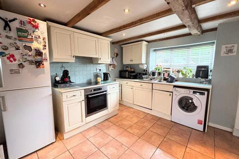3 bedroom cottage for sale, The Leys, Roade, Northamptonshire NN7