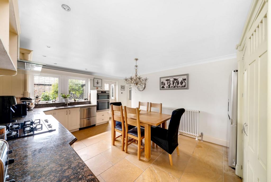 Dining kitchen