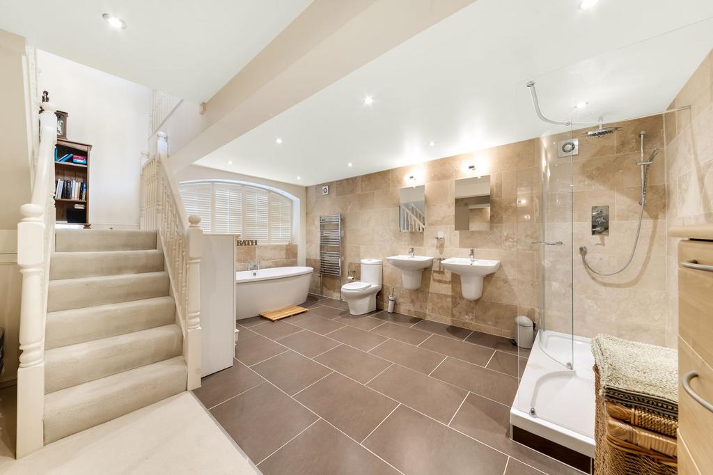 En suite to bedroom one