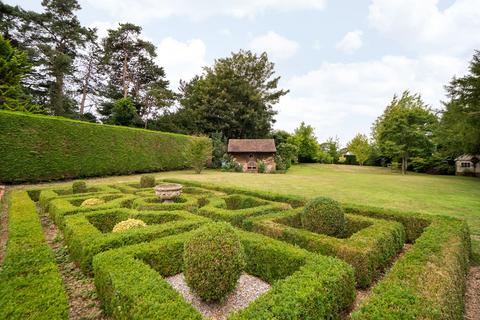 5 bedroom detached house for sale, Slines Oak Road, Woldingham, CR3