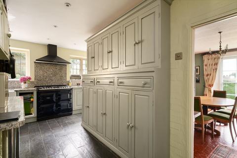 5 bedroom detached house for sale, Slines Oak Road, Woldingham, CR3