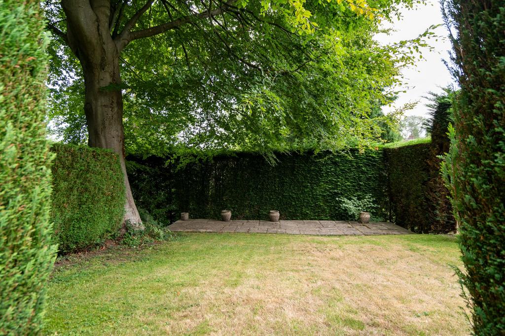 Theatrical Garden