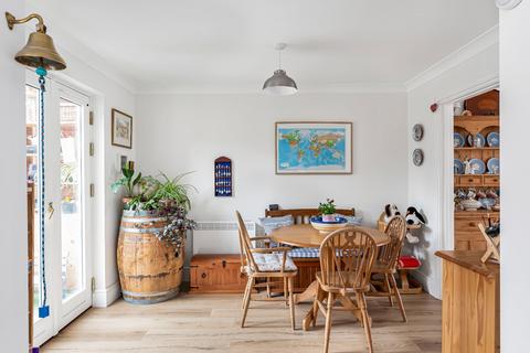 2 bedroom retirement property for sale, Berehurst, Alton, Hampshire