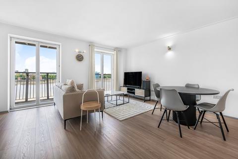 2 bedroom flat for sale, Naxos Building, 4 Hutchings Street, London