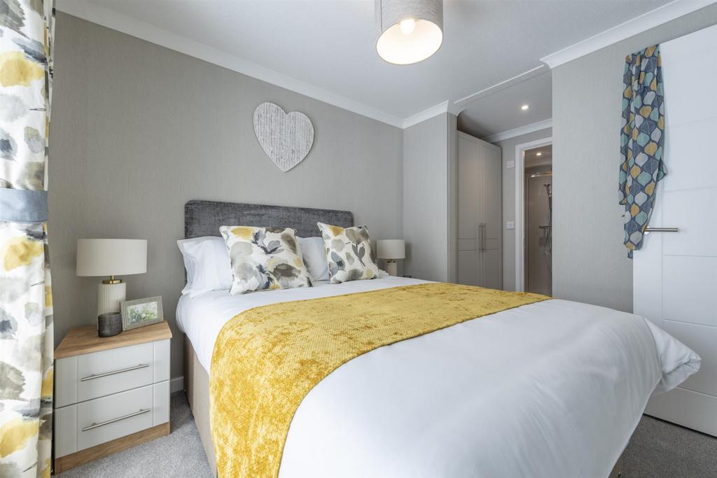 Omar-Newmarket-Master-Bedroom1-scaled.jpg