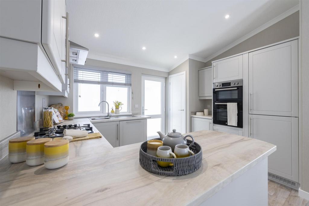 Omar-Newmarket-Kitchen2-scaled.jpg