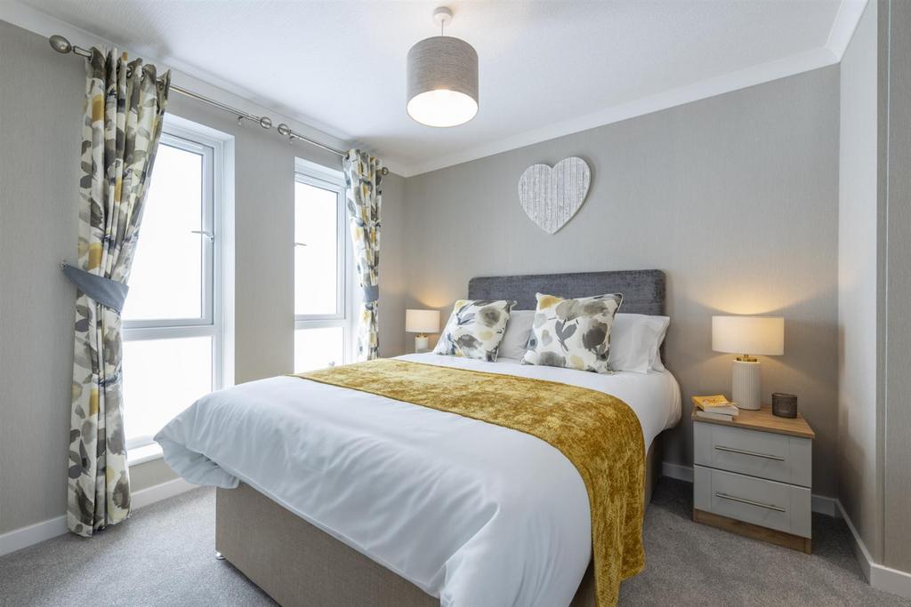 Omar-Newmarket-Master-Bedroom-scaled.jpg