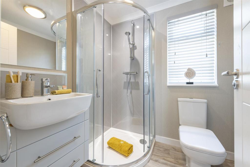 Omar-Newmarket-En-Suite-scaled.jpg