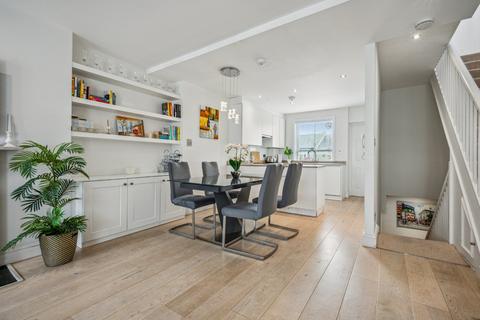 3 bedroom flat for sale, Sydney Street, Chelsea