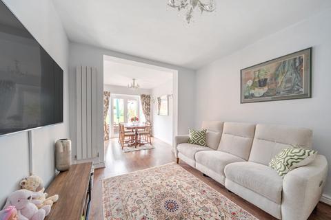 Holden Avenue, London NW9