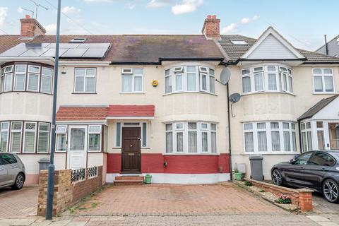 4 bedroom terraced house for sale, Holden Avenue, London NW9