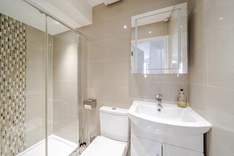 4 bedroom terraced house for sale, Holden Avenue, London NW9