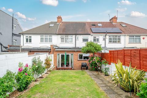 4 bedroom terraced house for sale, Holden Avenue, London NW9
