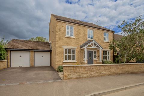4 bedroom detached house for sale, Park Road, Malmesbury, SN16