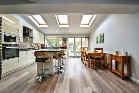 9 Church Road, Albrighton, Wolverhampton, WV7 3LB