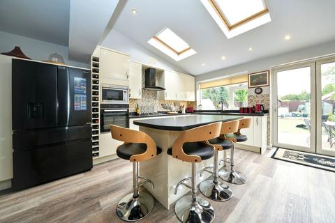 9 Church Road, Albrighton, Wolverhampton, WV7 3LB