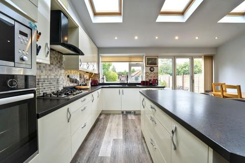 9 Church Road, Albrighton, Wolverhampton, WV7 3LB