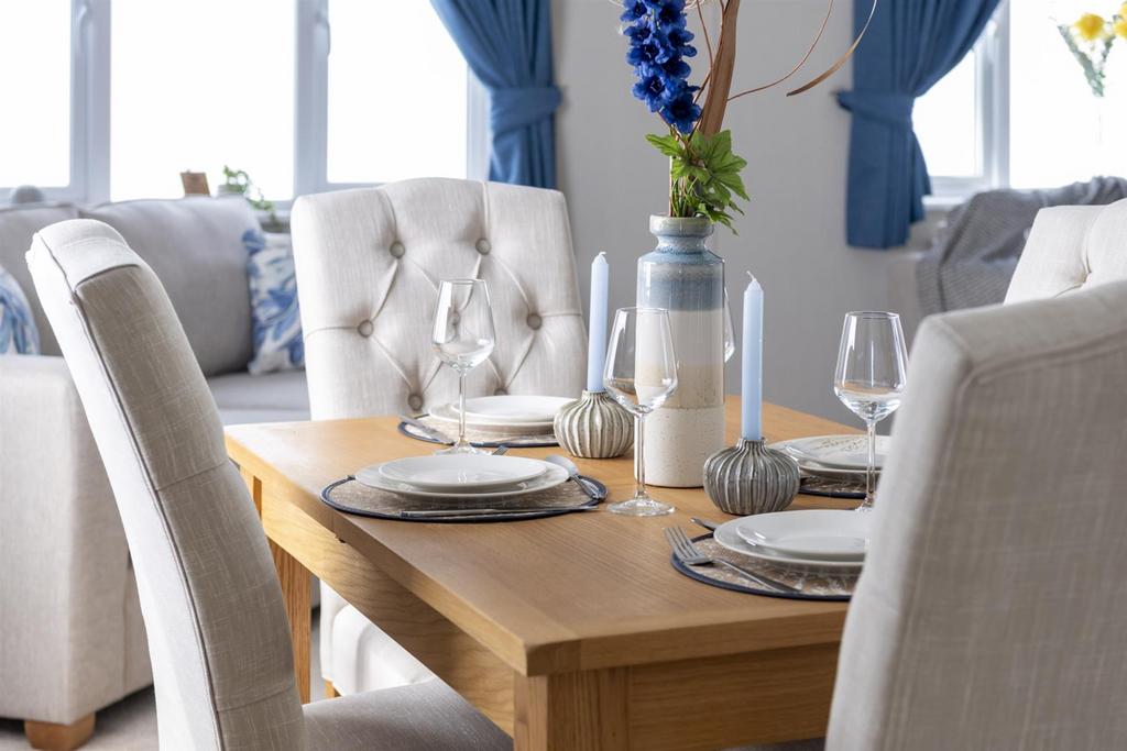Omar-Westbury-Dining-Area2-scaled.jpg