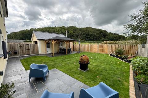 4 bedroom detached house for sale, Clos Carrog, Llanrhystud, SY23