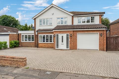 3 Scott Close, Farnham Common, Slough, SL2 3HT
