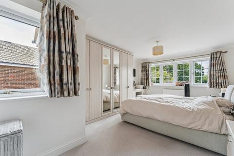 3 Scott Close, Farnham Common, Slough, SL2 3HT