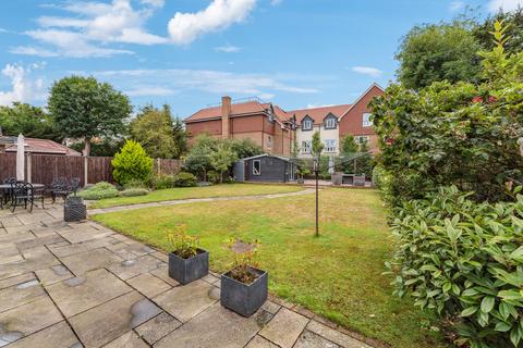 3 Scott Close, Farnham Common, Slough, SL2 3HT