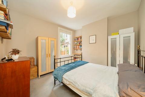 2 bedroom maisonette for sale, Albert Road, London N22